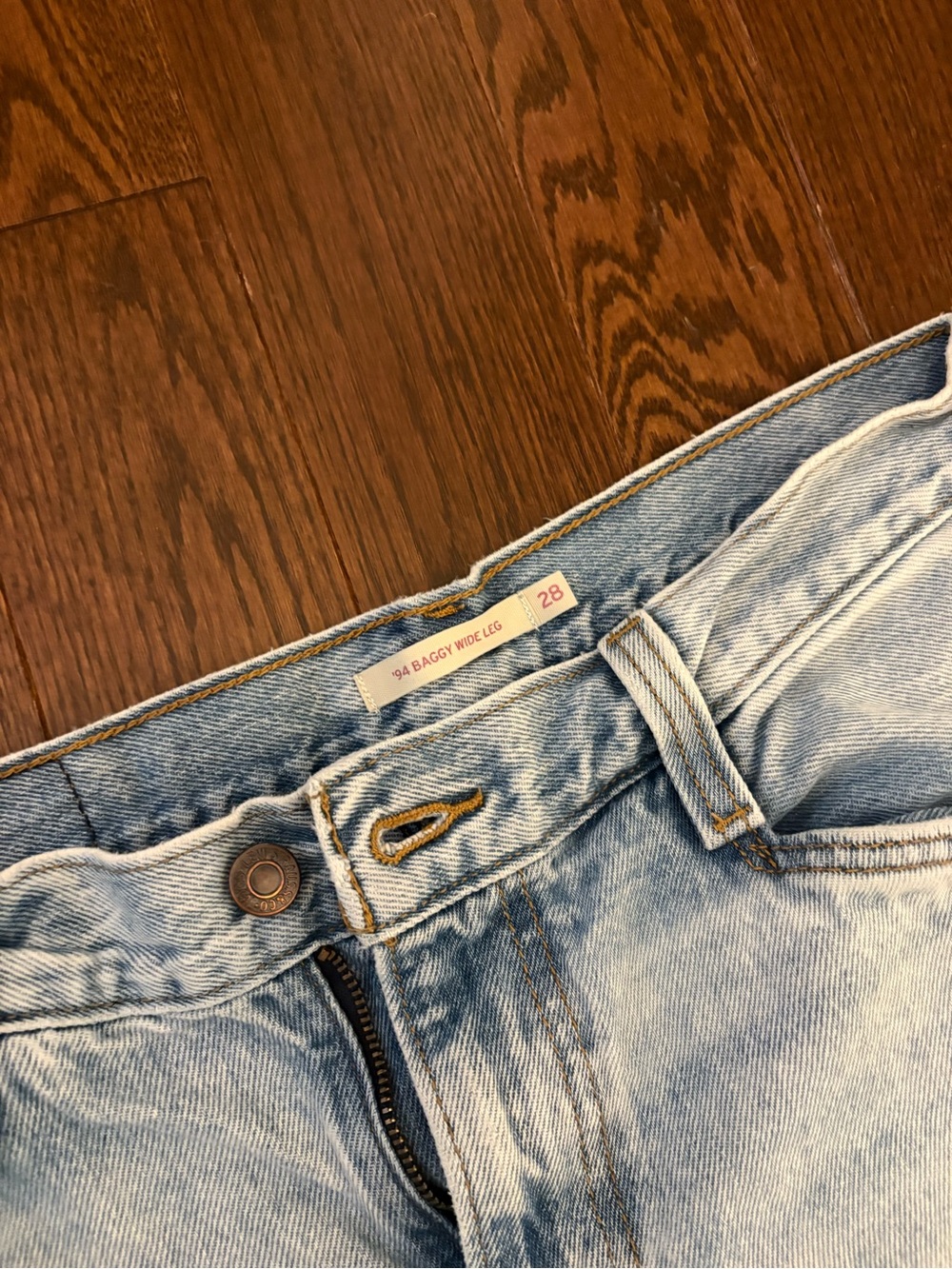 Wide Leg Light Wash Women's Jeans - Picture 2 of 3